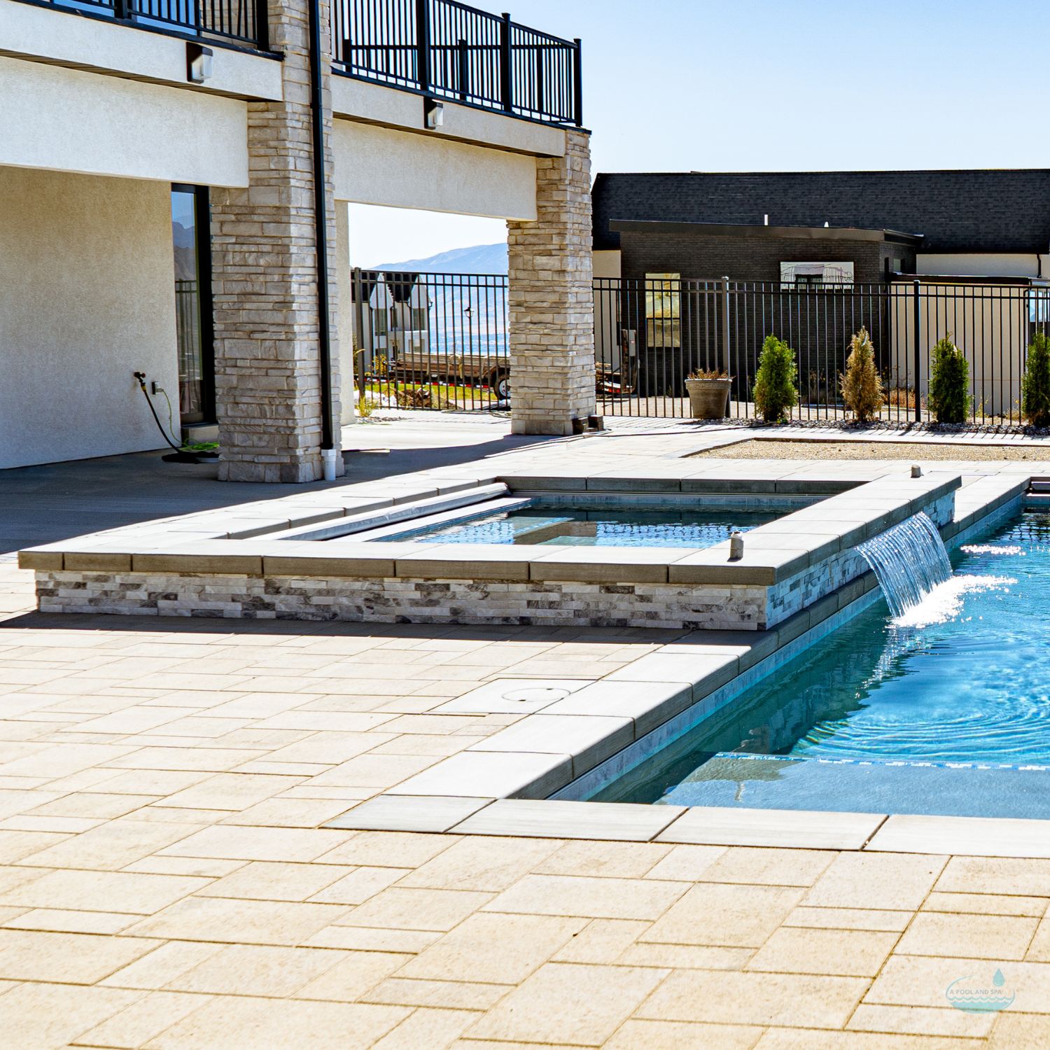 Attached Spa & Pool Design Utah