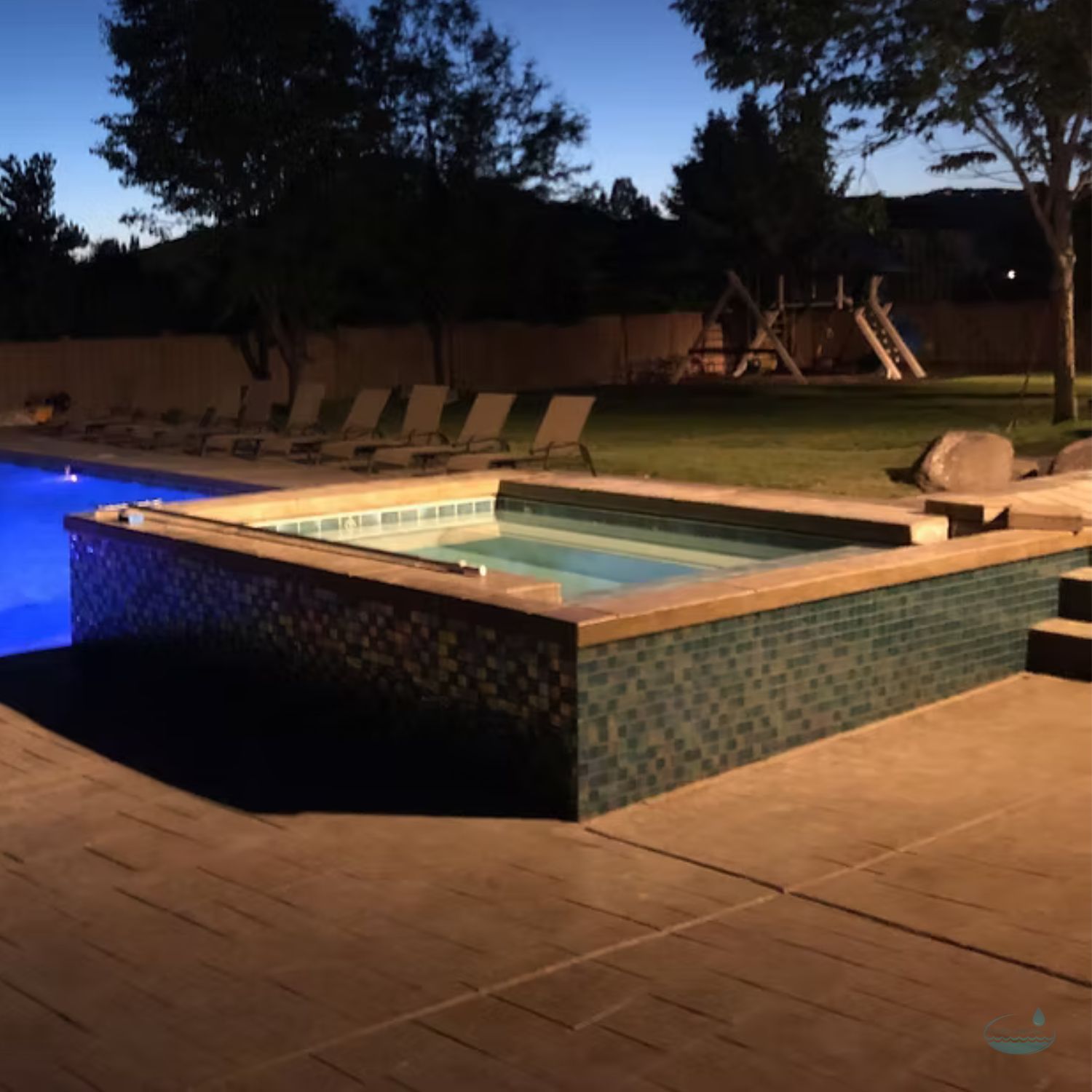 Custom Attached Spa & Pool Design Utah